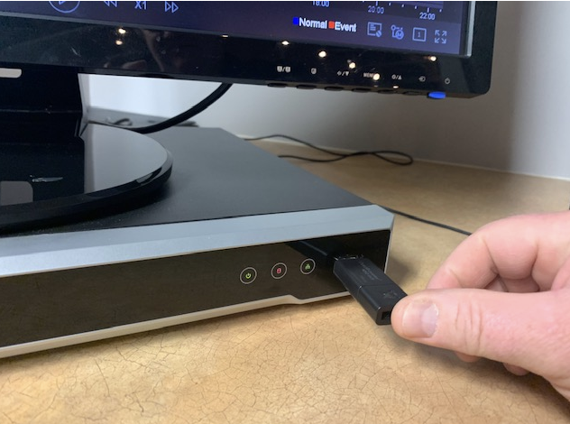 Kako izvesti snimku iz Hikvision I Series NVR putem USB sticka